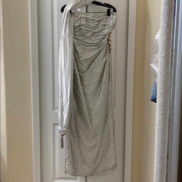 Evening gowns - Picture 1 of 1